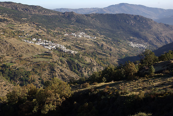Blick auf Capileira, Bubión und Pampaneira (Alpujarra, Sierra Nevada, Andalusien)