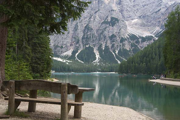Foto, das Urlaub symbolisiert (Pragser Wildsee, Südtirol)